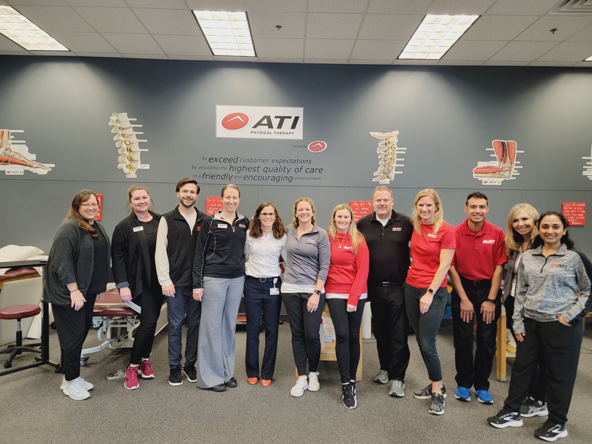 marykmulcaheymd's tweet photo. Working closely w/ our physical therapy partners is critical to providing excellent care for our patients! Thank you @ATIPT for inviting me to speak to your team about my practice, my interest in #QuadACL, &amp; my excitement for all things @LoyolaSportsMed! 

#orthowitter #sportsdoc https://t.co/55KH1CokD7