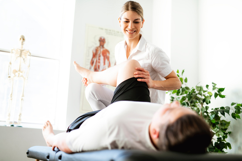 Occupational therapists are extremely helpful and knowledgeable professionals who specialize in assisting people in maintaining their daily routines, finding relief from chronic pain, etc.

performancetherapyms.com/are-you-famili…