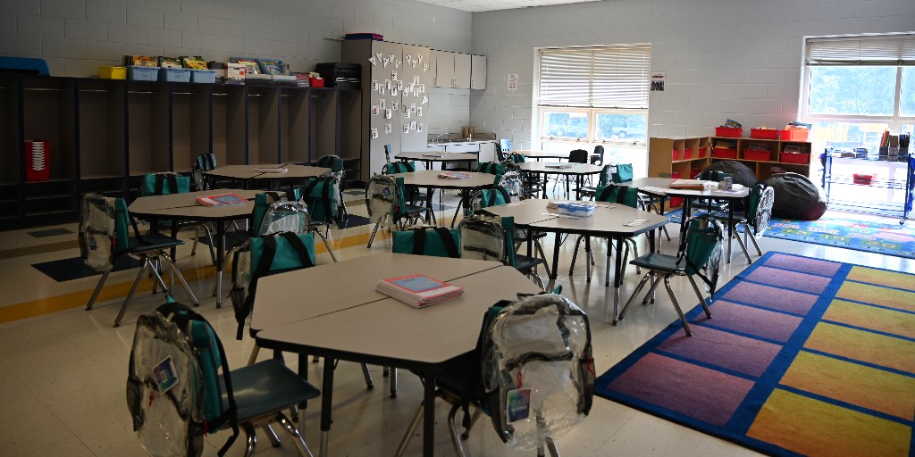 pcps_va's tweet photo. 🍎📝 Counting down to 9/5/2023! 🌟 Our Petersburg City Public Schools teachers go above and beyond to make the first-day awe-inspiring. 📚🎈 Get ready to be amazed! #DedicatedEducators #FirstDayExcitement https://t.co/jdyB9c95DO