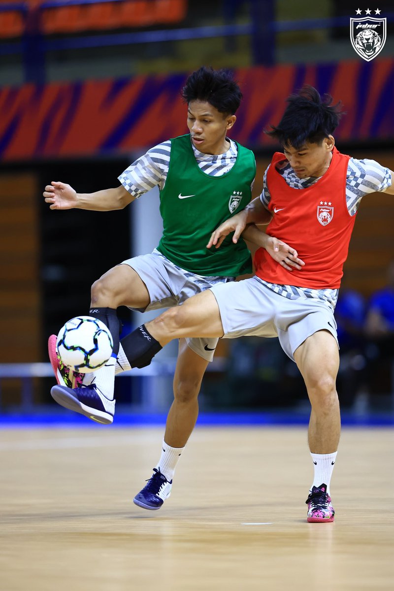 futsaljdt's tweet photo. Focused for Saturday night πͺ #sf2ndleg
More photos : https://t.co/s2ZveW9n2h
#MFC2023
#JDTFutsal
#JDTFamily
#luaskanKuasamu https://t.co/Mj5hMlqauR