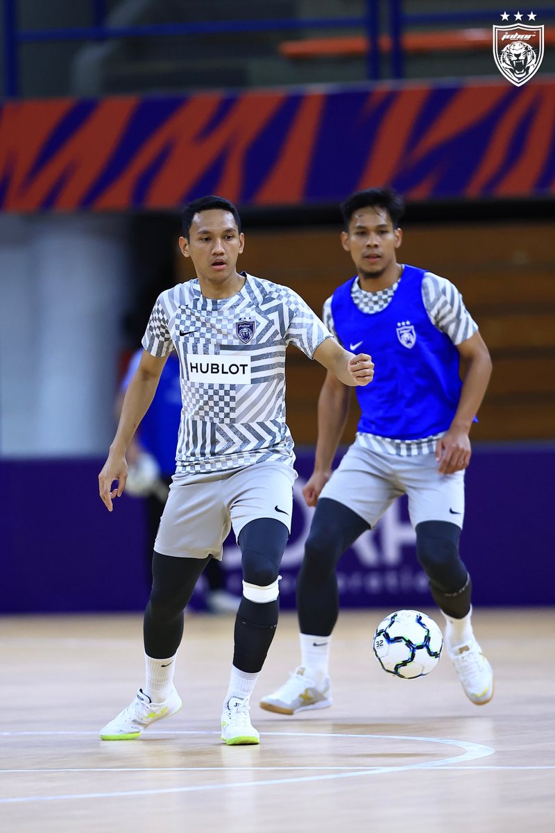 futsaljdt's tweet photo. Focused for Saturday night πͺ #sf2ndleg
More photos : https://t.co/s2ZveW9n2h
#MFC2023
#JDTFutsal
#JDTFamily
#luaskanKuasamu https://t.co/Mj5hMlqauR