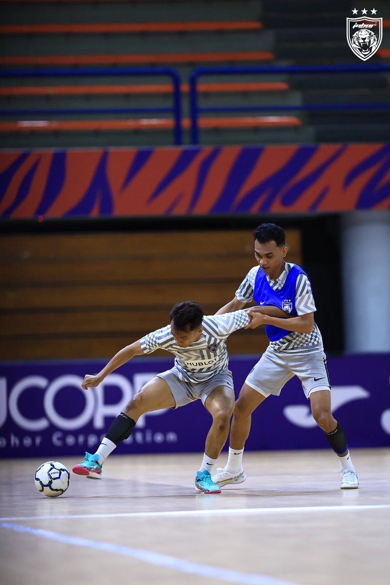 futsaljdt's tweet photo. Focused for Saturday night πͺ #sf2ndleg
More photos : https://t.co/s2ZveW9n2h
#MFC2023
#JDTFutsal
#JDTFamily
#luaskanKuasamu https://t.co/Mj5hMlqauR
