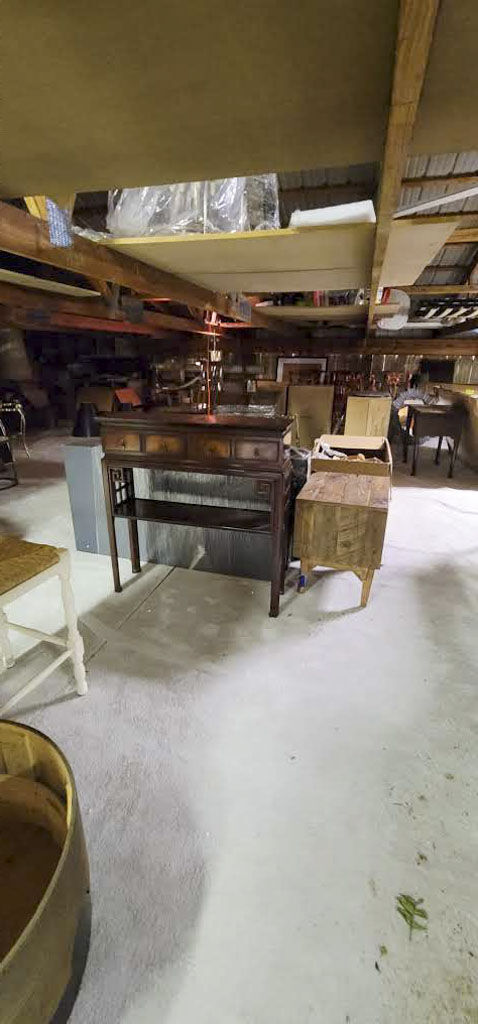 AaronSiepierski's tweet image. Our Waterford Estate Sale is loaded with gems that will complete your home furniture.

Get ready to score big! 💯

📌 3059 Dixie Hwy Waterford, MI 48328

#antiquedesks #desks #bedframe #metaltable #pedestaltables #woodbench #furniture #estatesales #estatesalescore #scorebig