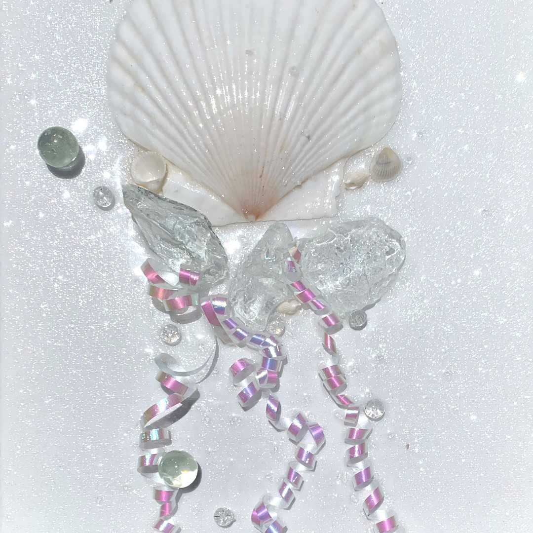 Shellyfish Resin Canvas is a creative workshop Saturday, 9/2 at 5 pm during Happy Hour!

Join the fun in collaboration with Artful Giraffe, all supplies provided, and take your project home afterward! Buy tickets:
ow.ly/JJ7g50PEVSf