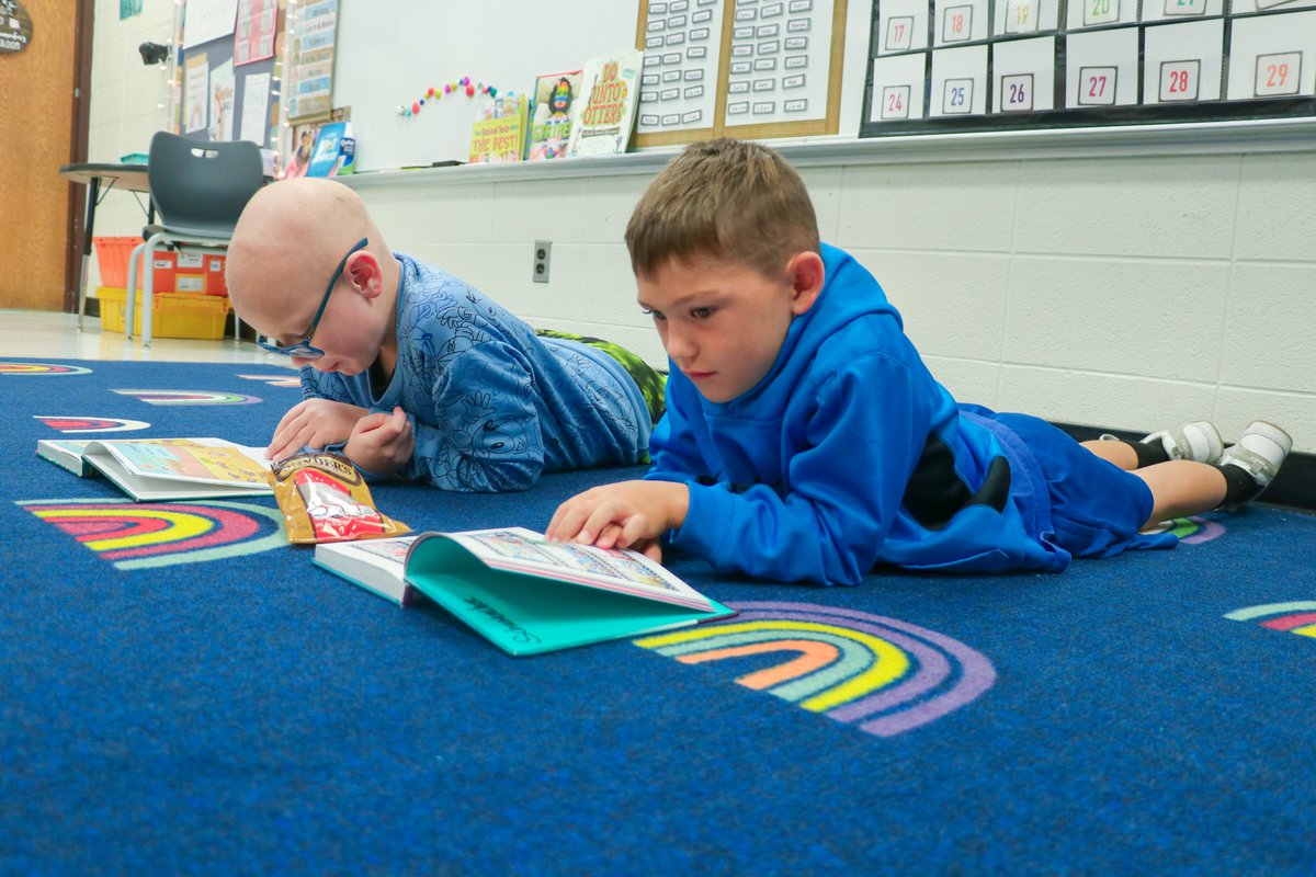 dbqschools's tweet photo. We are still in the early chapters of this school year, but it’s already shaping up to be a great one! Before the page flips to September, check out the staff and students in action at Kennedy Elementary School and Carver Elementary School! #DBQBackToSchool https://t.co/oDlKRZqpY9