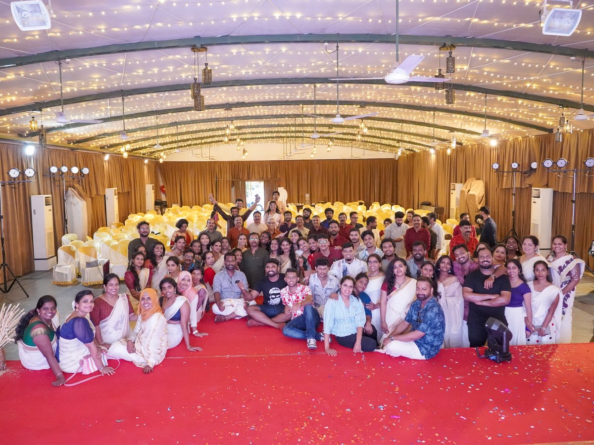 mwtglobalacdemy's tweet image. As the festive spirit envelops us, we stand together in awe. 
Illuminating this special day with joy, honoring traditions that connect us.
Each member&apos;s contribution is a chapter in the story of this remarkable celebration. 
#mwtacademy #FestiveUnity #EmbraceTraditio