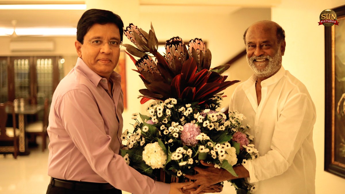 Sun Pictures (@sunpictures) on Twitter photo Mr. Kalanithi Maran met Superstar <a href="/rajinikanth/">Rajinikanth</a> and handed over a cheque, celebrating the historic success of #Jailer Mr. Kalanithi Maran met Superstar <a href="/rajinikanth/">Rajinikanth</a> and handed over a cheque, celebrating the historic success of #Jailer