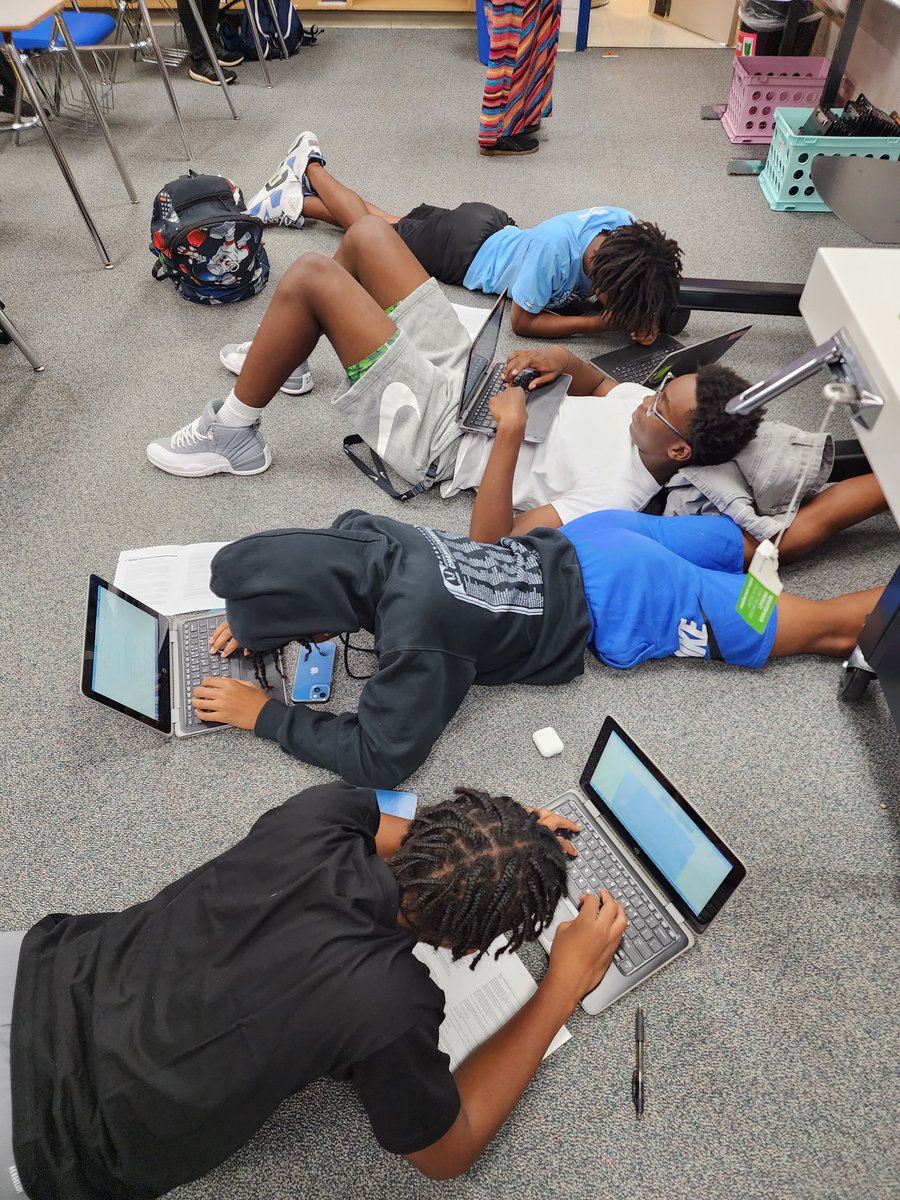 Today we read the short story "On The Sidewalk Bleeding" by Evan Hunter. All my students were so engaged! ❤️ #freshman #highschool #Elkins <a href="/EHS_Knightswire/">Elkins High School</a>