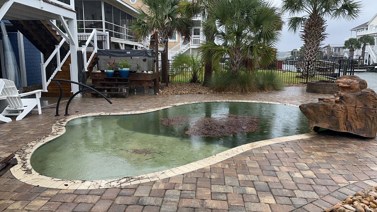 Tiff_Winchester's tweet photo. Anyone up for a swim?😅 #Idaila #cherrygrove @EdPiotrowski @wpdeabc15 @jamiearnoldWMBF @wmbfnews https://t.co/BUqNdgRDhf