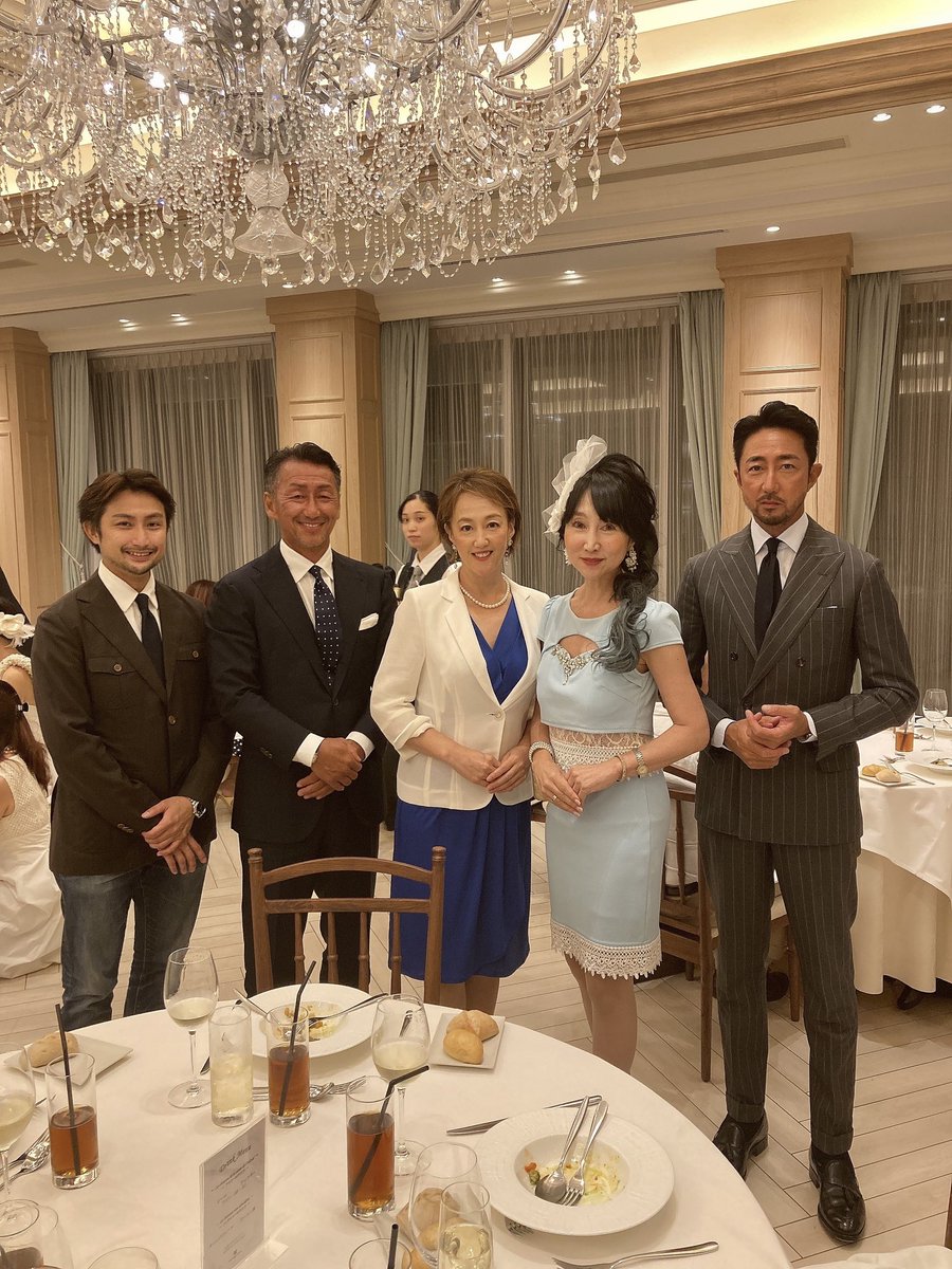 選挙に敗れ、直ぐに立ち上げた一般社団法人「輝く未来の会・子ども達のために」設立記念パーティー🎉
チョイ悪親父の生みの親・干場さんはじめ素敵な方々が集って下さいマシタ💝