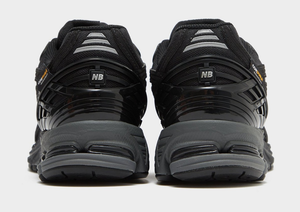 La New Balance 1906 Cordura Black ♠️

chck.me/P18f (160€)