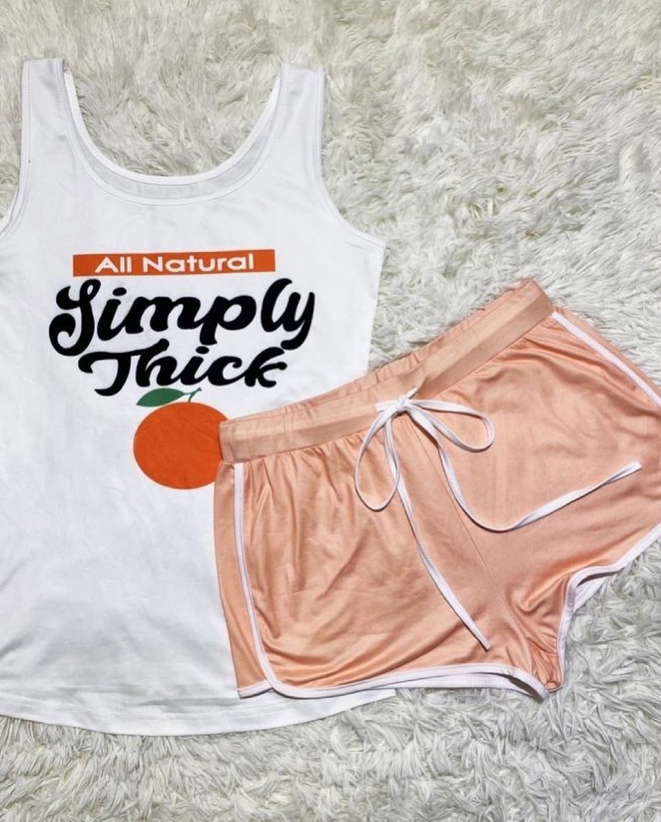 Nevaehs_Closet's tweet photo. This outfit plus this rainy weather definitely gives me Netflix and Chill Vibes!!!!!!!!! #comfort #chillvibes https://t.co/9UGPfnH5RJ