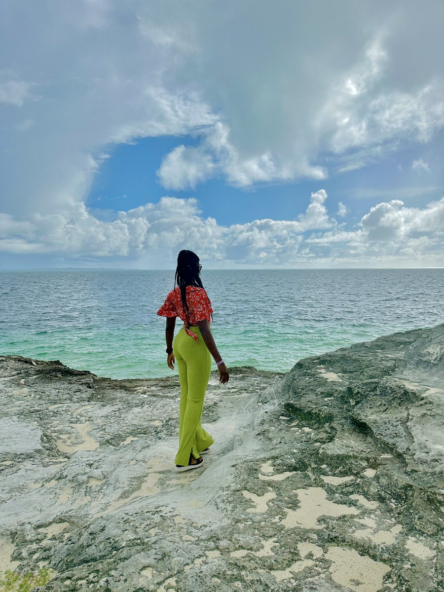 Ayodele03's tweet photo. Beach vibe 🏝️🏖️

Ending my August on a high note. https://t.co/M4KfvPQLwf