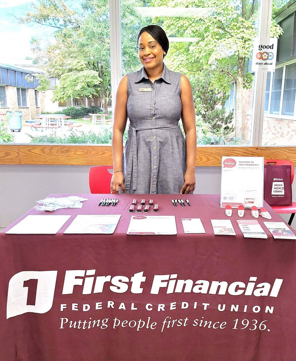 NJBanking's tweet image. It’s a beautiful day, and our Business Development Officer Chantel is spending it with our community partners at the #FRHSD new hire orientation ✏️🍎🏫
