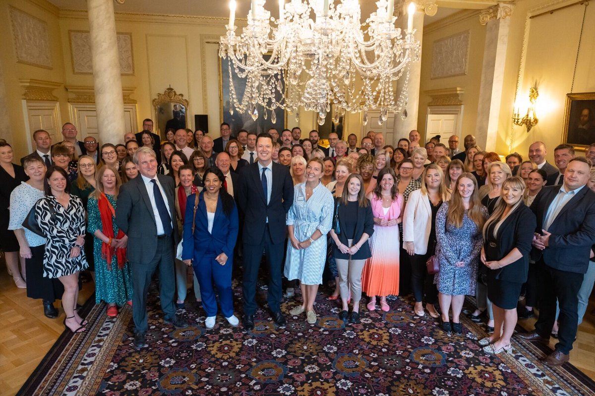 Our brilliant @HMPPS staff are unsung heroes of our criminal justice system. They work behind the scenes every day to protect the public and cut reoffending. It was an honour to be able to thank some of them in person at @10DowningStreet today.