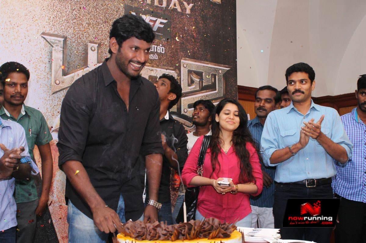 TeamVishalReddy's tweet photo. Wishing South Indian Telugu Cinema  Super Star Actor’s Megastar @VishalKOfficial Anna ❣️Happy Birthday Have A great  &amp; Healthy year Ahead  #BelatedHBDVishal #Birthdaycelebration2023. 🍺🍾🍻 https://t.co/ESLCuFonfx