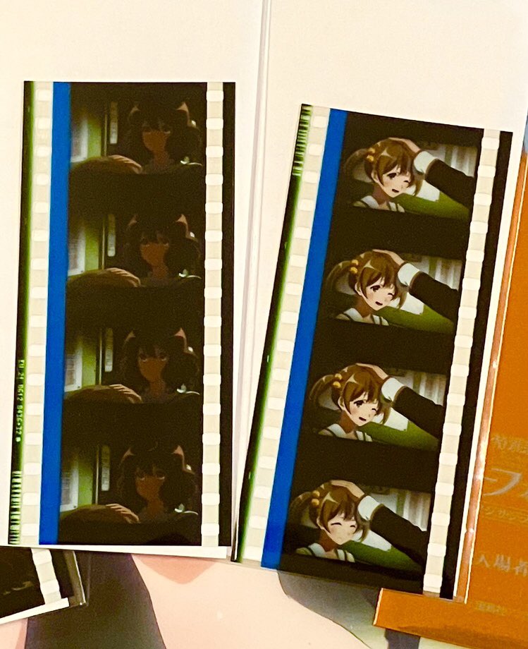 koukanbuta's tweet photo. 響け！ユーフォニアム
第4週目入場者特���35mmフィルム
可能な限り映画館に行ってみた。

20枚中1枚も同じシーンが無くて、こんな時はめちゃくちゃ嬉しいのと何とも言えない絶望感が同時に来るのね。分かっていたけれども自力コンプリートとか不可能ですわこれ。
お気に入りはいい子。いい子のシーン。 https://t.co/oWal4hKEks