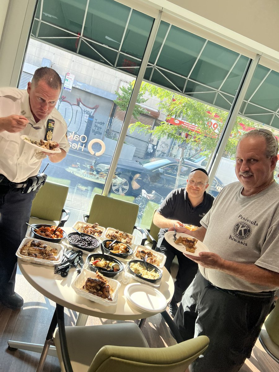 NYPD101Pct's tweet photo. It was  great to be able to break bread and build bonds with our community members who represent different cultures and traditions, we learned so much about our common bonds. Communities thrive when we work together &amp; support one another! #Nycbreaksbread @stophatenyc https://t.co/4SdTFg5lhr