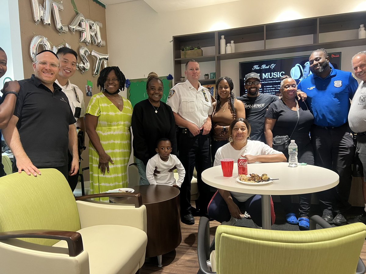 NYPD101Pct's tweet photo. It was  great to be able to break bread and build bonds with our community members who represent different cultures and traditions, we learned so much about our common bonds. Communities thrive when we work together &amp; support one another! #Nycbreaksbread @stophatenyc https://t.co/4SdTFg5lhr