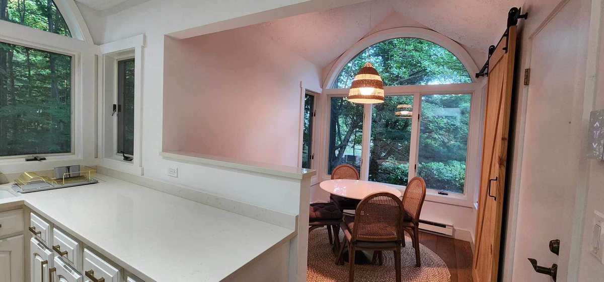 ScrantonCleaner's tweet image. Tired of the kitchen chaos? Let our expert cleaning wizards work their magic! ✨🧙‍♀️ Say goodbye to grease, grime, and mess, and hello to a kitchen that shines like new! ✨🌟

Call us today at 570-364-4445 or visit our website scrantoncleaners.com to request a free quote!