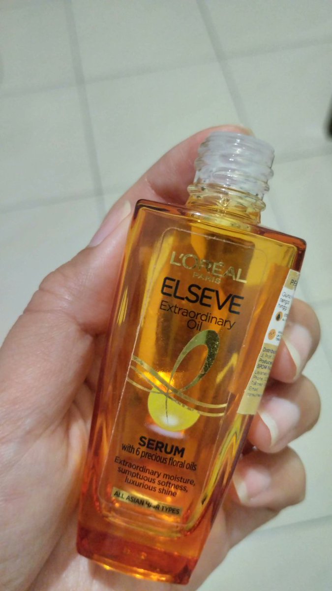 queencuan's tweet photo. sumpahhh secinta itu sama produk ini. aku smoothing rambut udh dari SMP, sekarang rambut aku rusak dan kering bgt. Semenjak aku pakai ini rambut aku lembut dan aromanya wangiiii bgt. Emg sih agak pricy but its super worth it. https://t.co/VKdgNa1NYK
