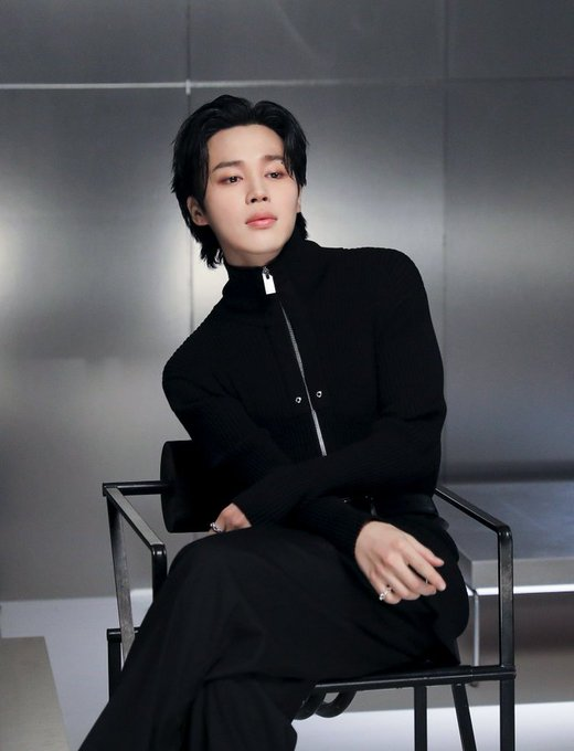 mid_day's tweet photo. #InPhotos | #MiddayEntertainment   

Jimin's 'FACE' has now surpassed 1 billion streams on Spotify. 

#Jimin_FACE #LikeCrazy #JIMIN #SetMeFree_Pt2 #JiminNo1Hot100 #Spotify #KPOP #Solohit #FACE1BonSpotify #FACE1B #Face1Billion https://t.co/wmH9NcTFvg