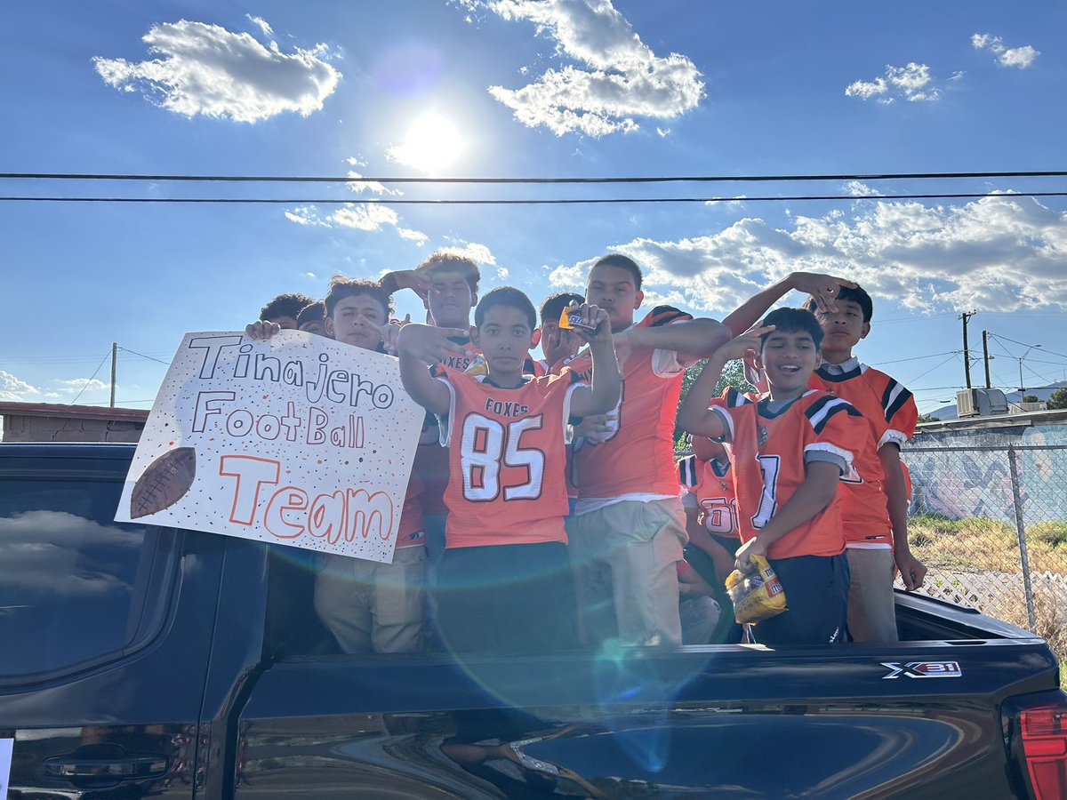 Tinajero Visual Arts (@artshenderson) on Twitter photo Tinajero Football and Volleyball teams participating in the 2023 Jefferson Homecoming Parade! Go Foxes 🦊! <a href="/Montoya_Daniel1/">Daniel Montoya</a> <a href="/JSHS_Official/">Jefferson/Silva HS Official</a> <a href="/steven_mena20/">Steven Mena</a> Tinajero Football and Volleyball teams participating in the 2023 Jefferson Homecoming Parade! Go Foxes 🦊! <a href="/Montoya_Daniel1/">Daniel Montoya</a> <a href="/JSHS_Official/">Jefferson/Silva HS Official</a> <a href="/steven_mena20/">Steven Mena</a>
