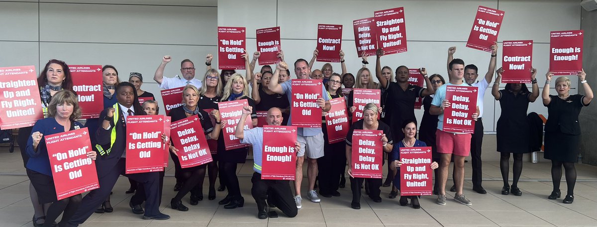 Hey <a href="/FlyingWithSara/">Sara Nelson</a> #HotLaborSummer = #HotLaborSoladirty!! Proud to support <a href="/afa_cwa/">AFA-CWA</a> members in their fight for a fair contract at United Airlines!!! Your time is now!!!