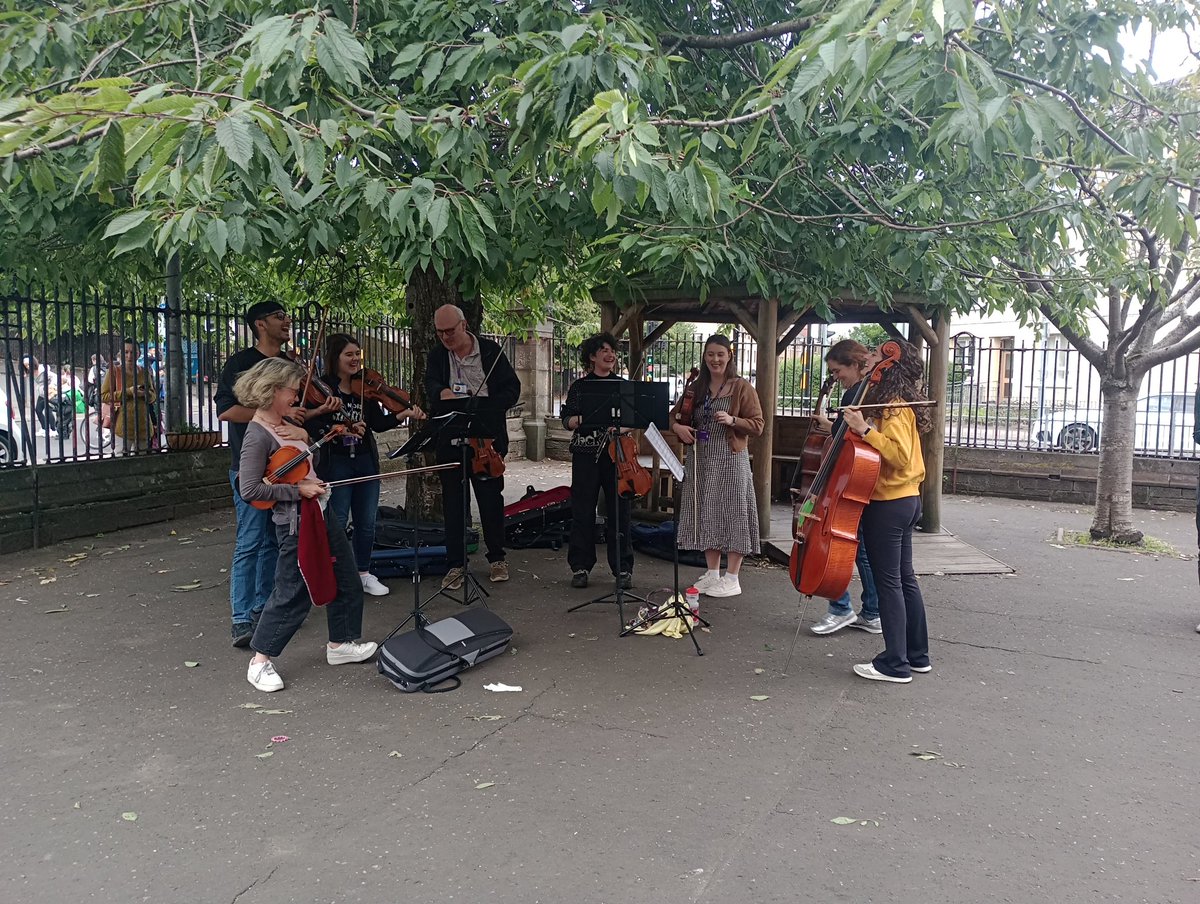 HolyCrossPri's tweet photo. Is there a nicer way to end the school day than a playground visit from Big Noise? Please see below for info on when after school clubs start back! #BigNoiseGovanhill #makeabignoise https://t.co/7UPwsW910F