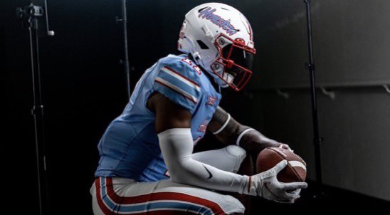 ApolloHOU's tweet image. The UH Cougars are rocking Oilers-inspired uniforms this weekend to open the season.

🔥 or 🗑️?