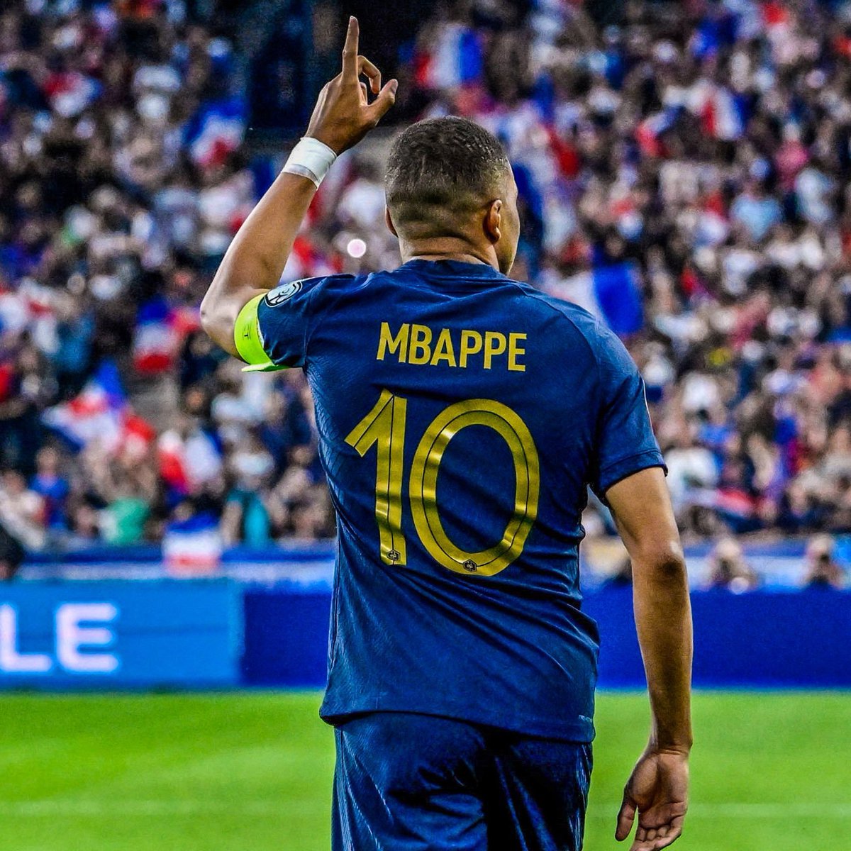 ¿Quiero saber cuántos leales quedamos en el barco de que Kylian Mbappé viene este verano?