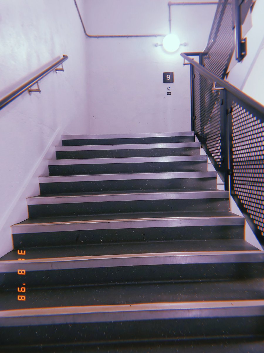 RLHWellbeing's tweet photo. Today I am taking the stairs at RLH. I wonder how many flights of stairs you will take today? We Active Challenge. #Stairs #WeActiveChallenge #AHPsActive #TeamBartsHealth #BHActive Our Amazing
@WeAHPs #BHWellbeing for our people
@RoyalLondonHosp https://t.co/nbP7TMzJ4w