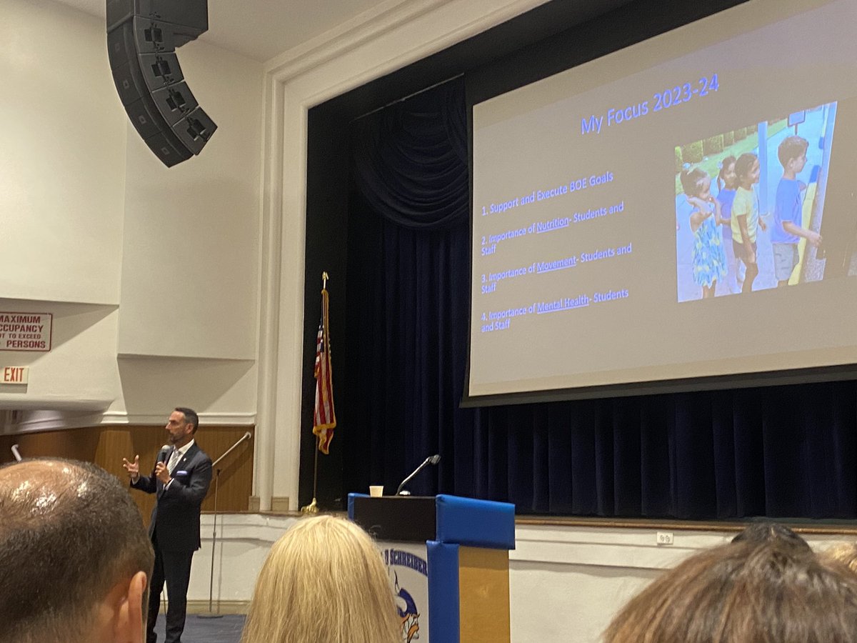 Schrat_Teach's tweet image. @PortSupe’s focus for the year-
🔵Nutrition
⚪️Movement
🔵Mental Health

Three of the most important pieces for our students (and staff) to live successful and healthy lives! 

#GoPORT