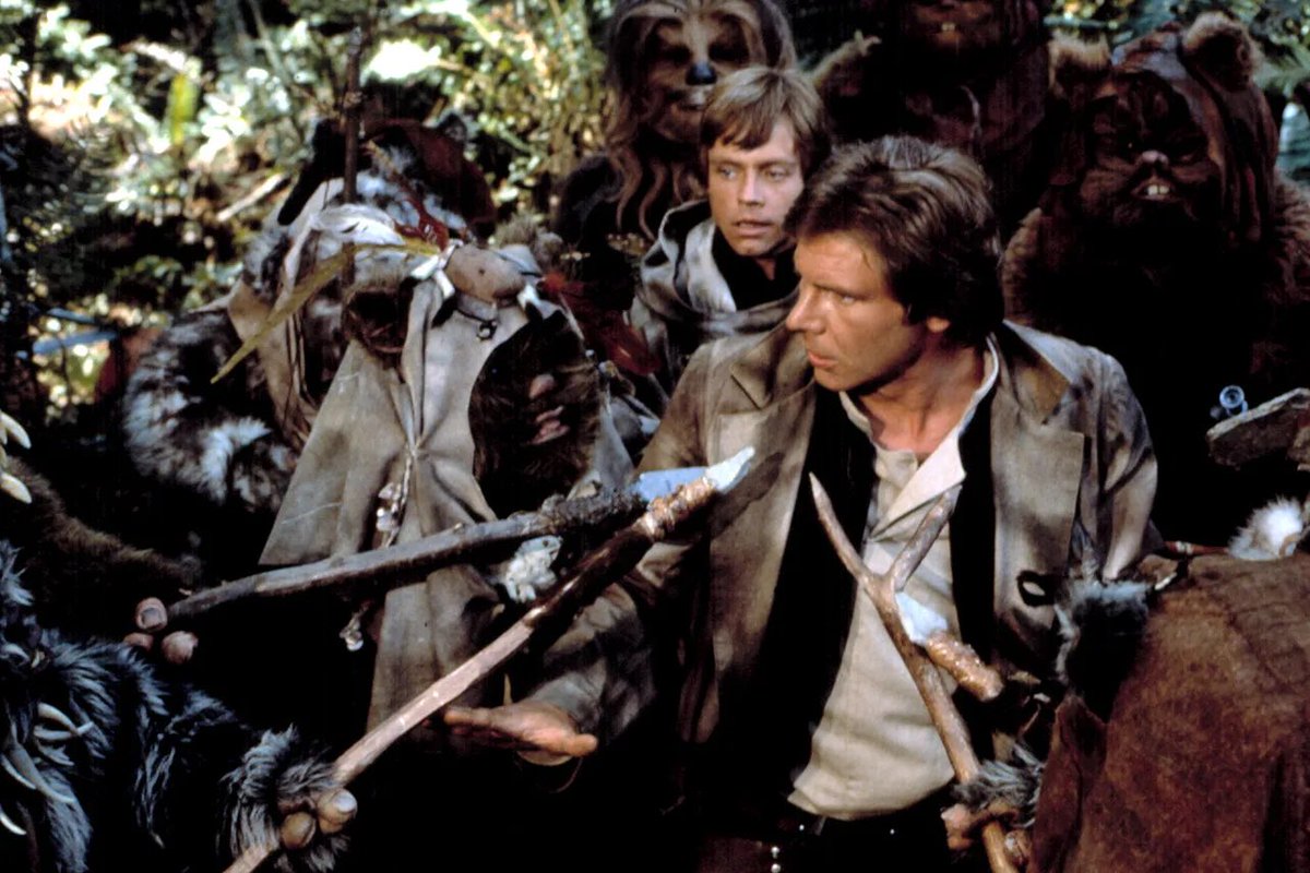 MyStarWarsWorld's tweet photo. Monthly SW tip: You can like unlimited different things. Critics, other fans — unimportant. Only criterion is if *you* enjoy it. Why waste time talking about what you don't like? Talk about what you like. Positively. Not by contrasting it with what you don't like. #MTFBWY https://t.co/5Jq8Cb4IVb