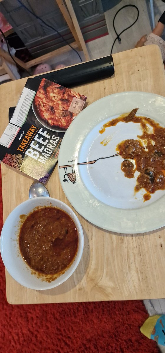 DavidTDkent's tweet photo. Hi @IcelandFoods, lovely beef madras sauce however, is there any chance you can put some actual beef in it? 3rd curry with zero meat 😒🙄 https://t.co/uIwIyzTfb9