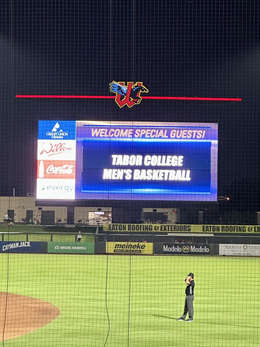 TaborCollegeMBB's tweet photo. Team outing to see the Wind Surge last night!⚾️✨

THANK YOU @ICTWindSurge https://t.co/gaiNppGdbH