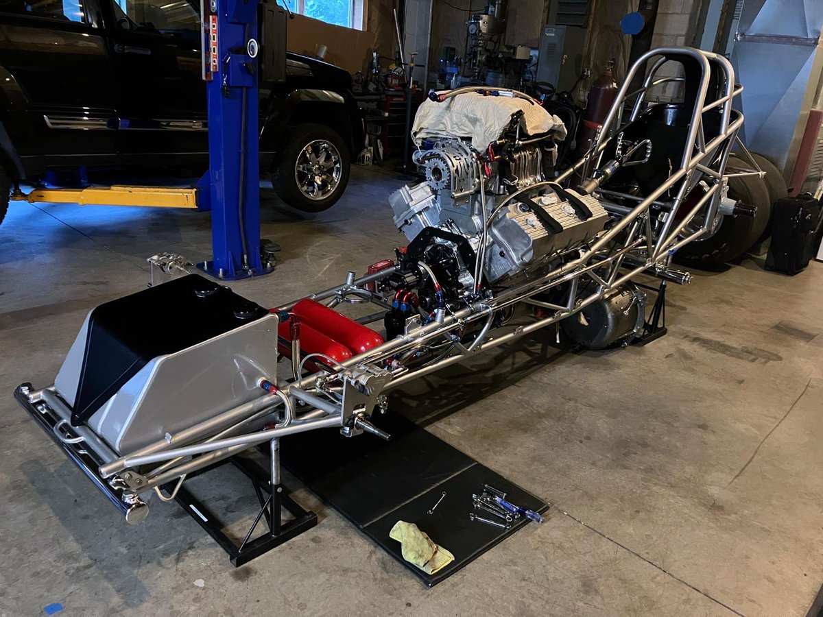 DDFunnyCars's tweet photo. Rod's funny car is looking better than perfect. Final assembly is going well and it should be finished before Christmas! The build phase of our two nostalgia nitro funny cars, trailer restoration and hauler make-over projects are finally nearing completion. #DDFunnyCars #racecar https://t.co/38NLMhXmsU