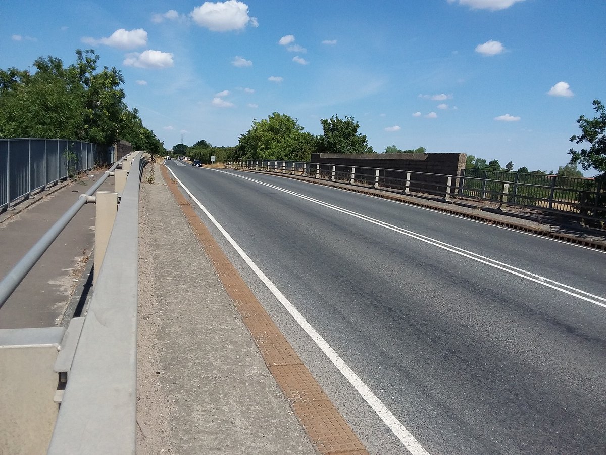 ⛔An overnight closure will be in place at Alresford Bridge located on St Osyth Road #Alresford from 2-3 Sept 2023 (10pm-10am) for repair works. A signed diversion will be in place. Further weekend closures will be required, more info can be found here: ow.ly/k2gf50P3Mo5