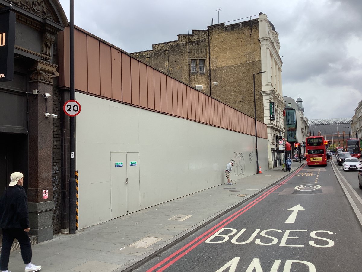13milepost's tweet photo. 📢 "  The  next  station  is  ....  errr  No  longer  exists" ,  move  along  nothing  to  see  here    -  Downstairs  and  the  new  look  upstairs  at  former  you  know  where  #ThamesLink   🦺 #PentonvilleRoad   #TrackTeam 🚧 #AssetInspection 🧐 https://t.co/r6fosyQOcF