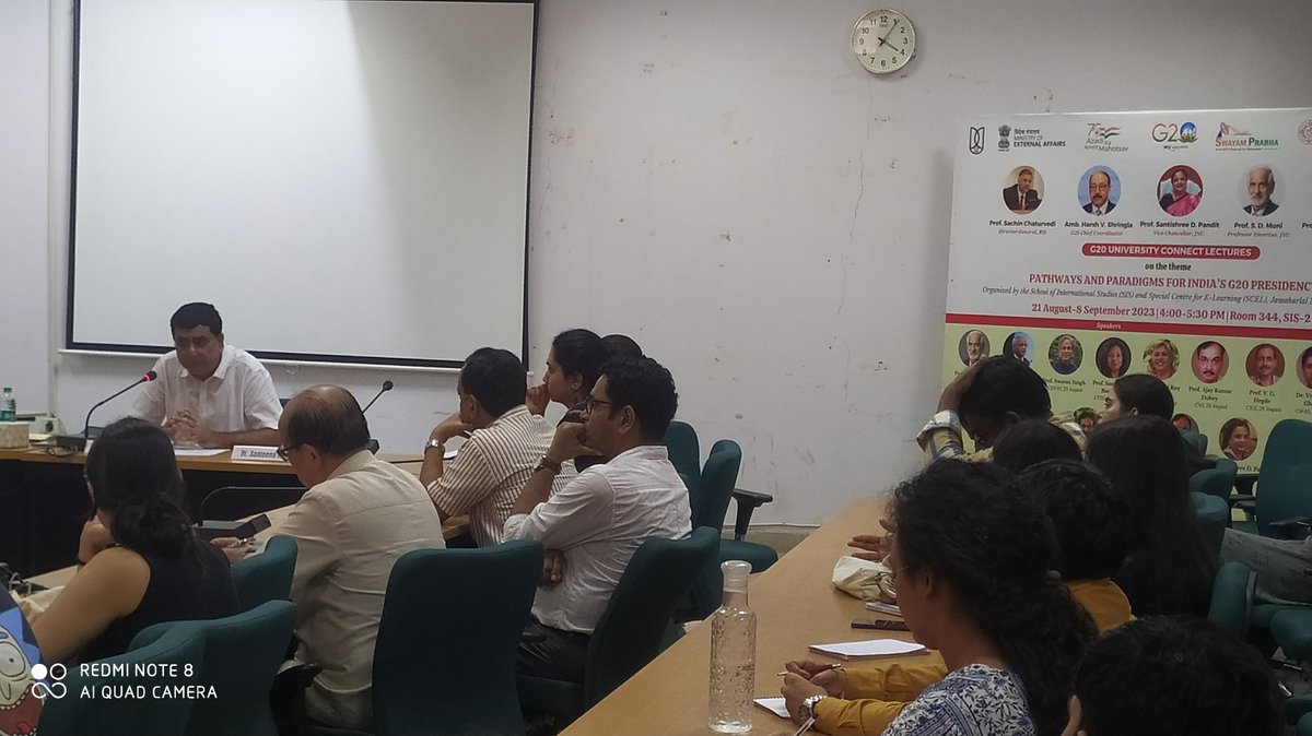 Prof. Gulshan Sachdeva @gsachdevajnu , JNU addresses the students on the dynamics of India-EU relations and the present deliberations in the Indian G20 Presidency @PMOIndia @amitabh_kant @HShringla @G20_Bharat @Sachin_Chat @RIS_NewDelhi #g20universityconnect