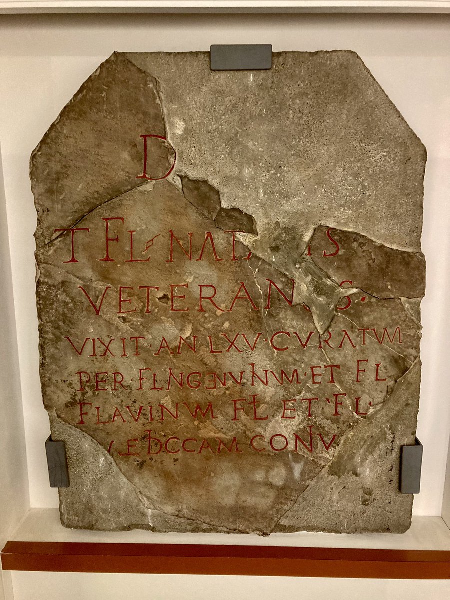 @RomanCaerleon @NewportMuseum @Amgueddfa_Learn Tombstone of a legionary veteran @NewportMuseum and from @RomanCaerleon It reads ‘To the spirits of the departed; Titus Flavius Natalis, veteran, lived 65 years. Set up by Flavius Ingenuinus and Flavius Flavinus, his sons and Flavia Veldicca, his wife.’ #RomanFortThursday