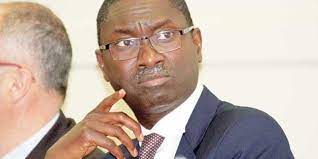 papealeniang's tweet photo. Ismaïla Madior Fall une vrai pathologie. Défendre que dans les prisons sénégalaises, il n’y a pas de détenus politiques. Non seulement il réduit de moitié le nombre des prisonniers politiques, le ministre lui parle  un chiffre d’«environ 500».Normal un vrai accident de l'histoire https://t.co/W8MtYj4Kv9