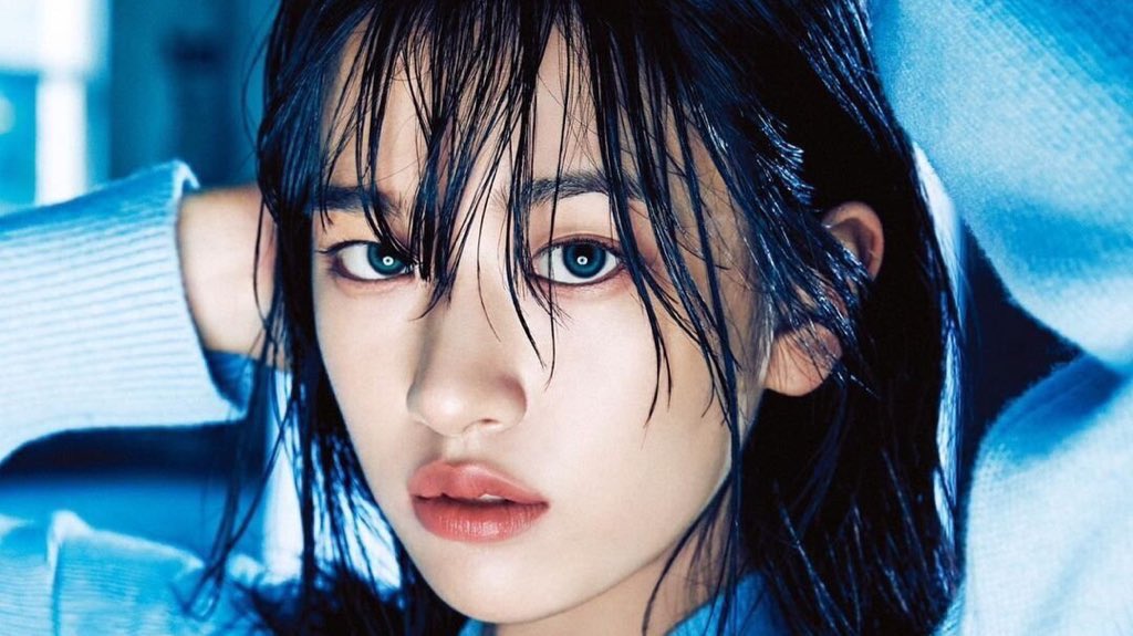 PopBase's tweet image. Happy 20th birthday to the talented Yujin of IVE.