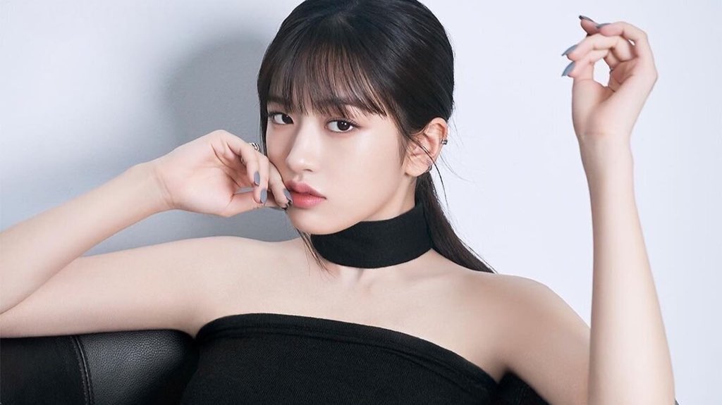 PopBase's tweet image. Happy 20th birthday to the talented Yujin of IVE.