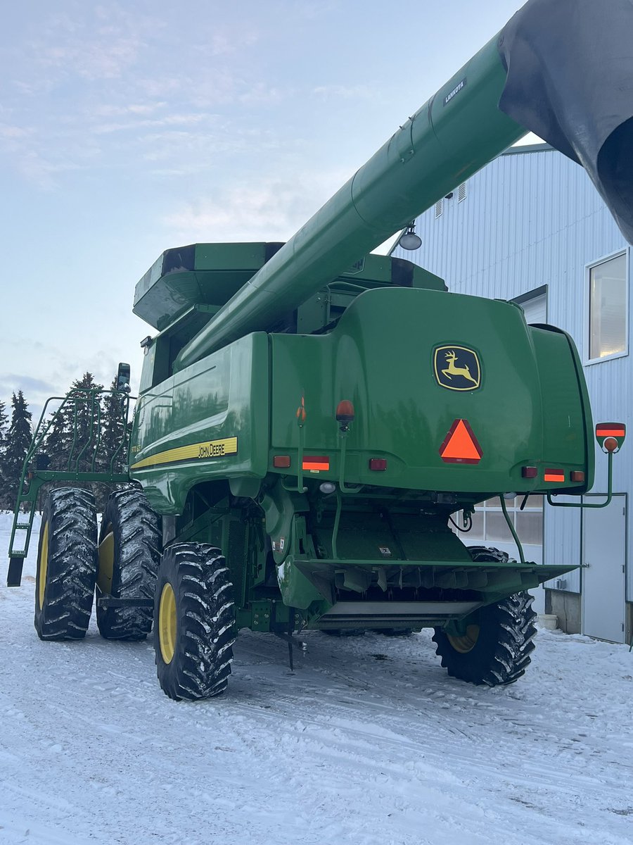 2010 JD 9770 Combine for sale Fully loaded Prochecked ready to harvest.$105,000 Retweets pls <a href="/bsfarmzeldon/">Eldon Klippenstein…thinking of tomorrow</a> <a href="/CameronHild/">Cameron Hildebrand</a> <a href="/cndaggie/">David Chappellaz</a>