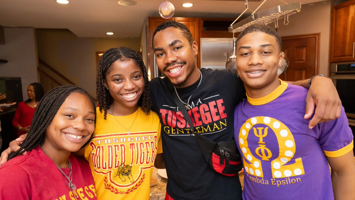 This year's <a href="/TuskegeeUniv/">TUSKEGEE UNIVERSITY</a> scholars spent their eight-week medical immersion experience with #UMNSurgery shadowing in the operating room, working on research projects, exploring the Twin Cities, and more!

Learn more about the 2023 cohort's experience ⬇️
z.umn.edu/8uyu