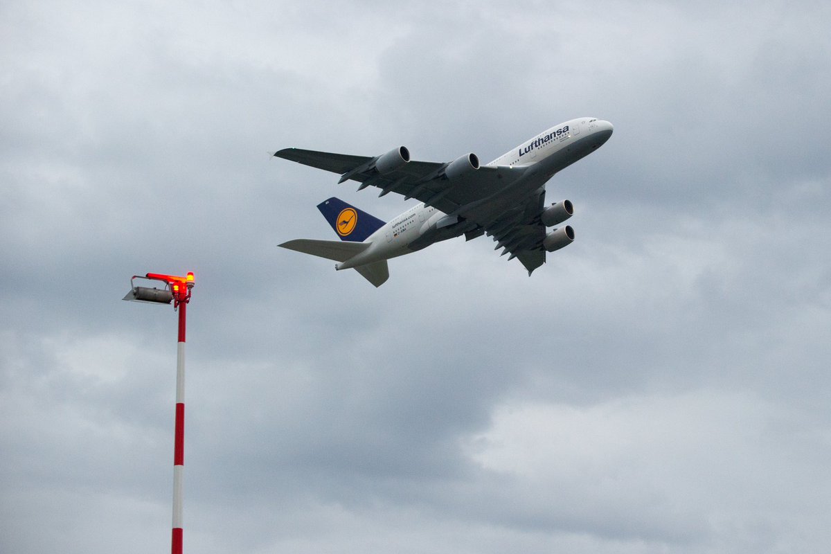 lufthansaNews's tweet image. Time for good news 🤩: It has been decided that two more A380 will be reactivated between 2024 and 2025 - this means our customers will enjoy a total of eight A380 operating from our Munich hub as of 2025! ✈️
#airbus #a380 #wearelufthansa