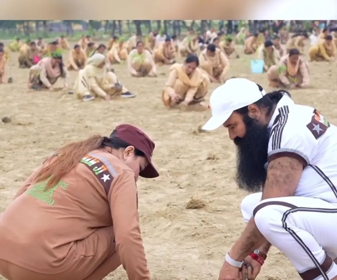 RajKuma38450614's tweet image. This August, the birth month of Saint MSG Insan was completely dedicated to humanity. The followers of DSs have made the month by doing works for the good of humanity. The earth has been made green in this month by the followers by planting trees. #AuspiciousAugust
#56thBirthday