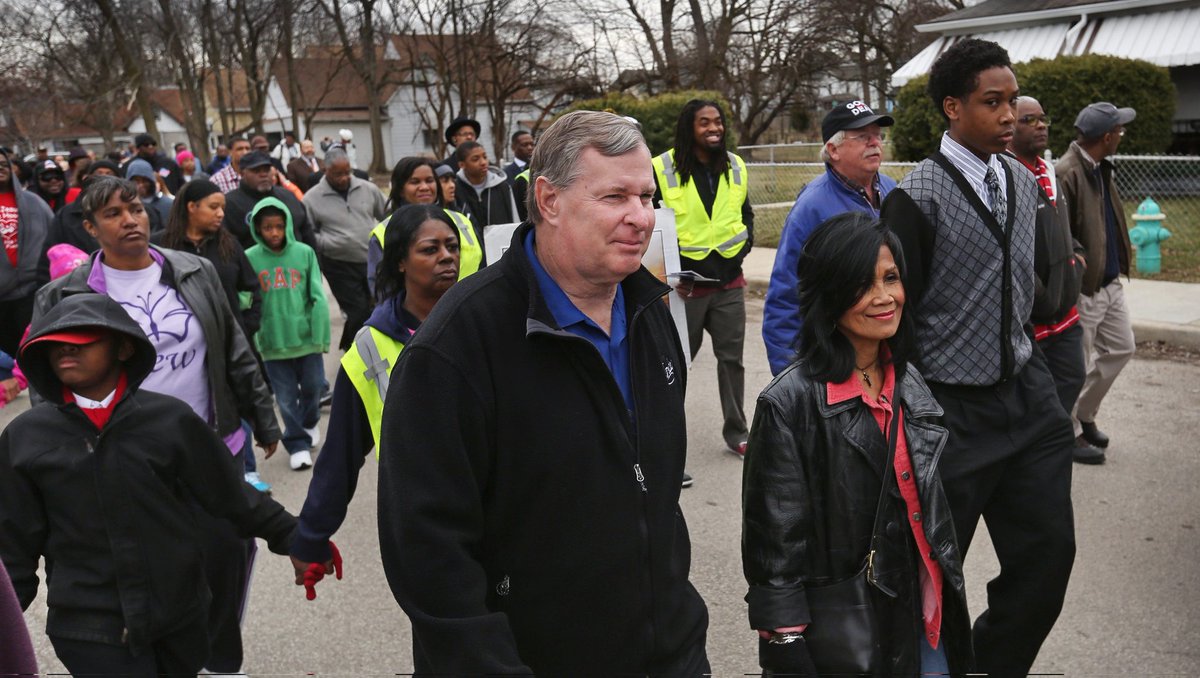 charlesharriso5's tweet image. Why did a former Republican Mayor Greg Ballard do so well in a blue city? He listened to Black leaders on the issue of crime &amp;amp; violence &amp;amp; adopted their violence reduction initiatives that helped produce 4 consecutive years under 100 murders.