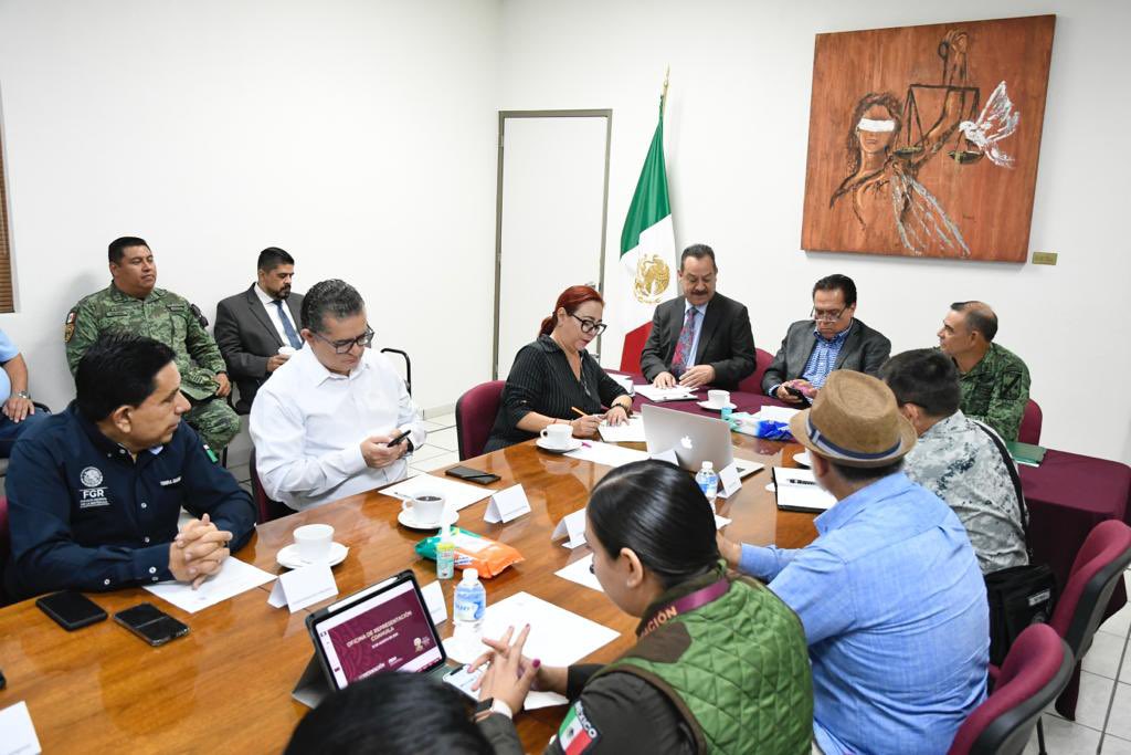 SegobCoahuila's tweet photo. La mañana de este jueves se llevó a cabo la sesión de la Mesa de Seguridad, en la que autoridades estatales, federales, Ejército Mexicano y Guardia Nacional, dieron seguimiento a las acciones y estrategias implementadas en todo el estado, para mantener a Coahuila seguro y en paz. https://t.co/FM2Sd84ZqQ